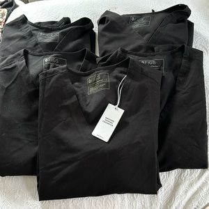 Bundle 5 women’s large Figs technical collection tops
